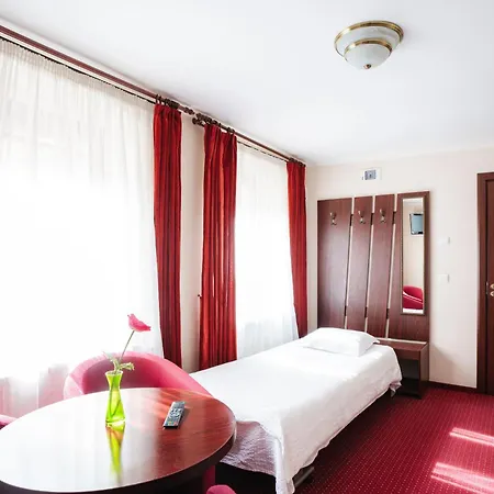 Bastion House 3*